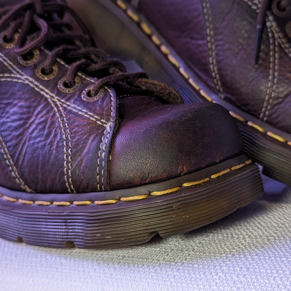 SOLD! Vintage Y2K Daisy Dr. Marten Oxfords - Picture 4 of 15